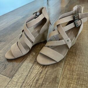 Crown Vintage Tan Wedge Sandals, Size 8
